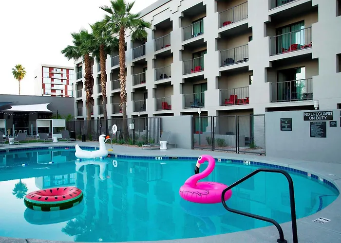 Moxy Phoenix Tempe/asu Area