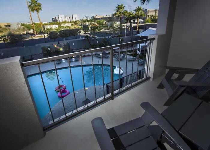 Moxy Phoenix Tempe/asu Area 3*