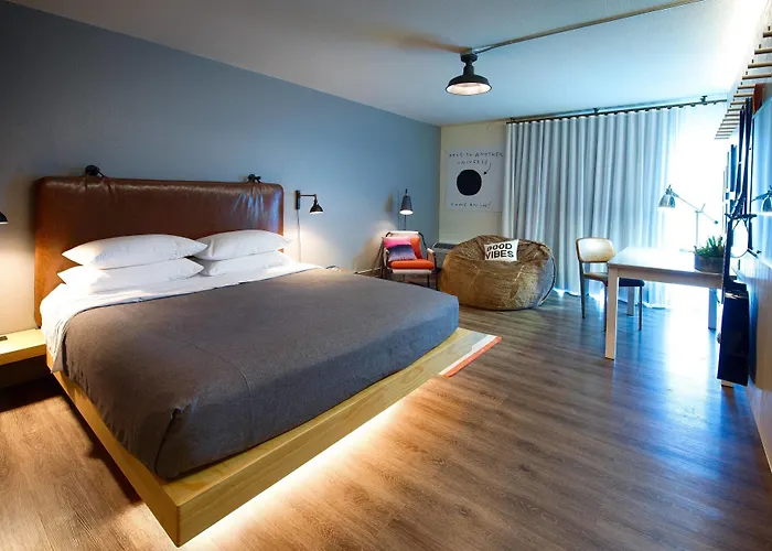 Hotel Moxy Phoenix Tempe/asu Area 3*