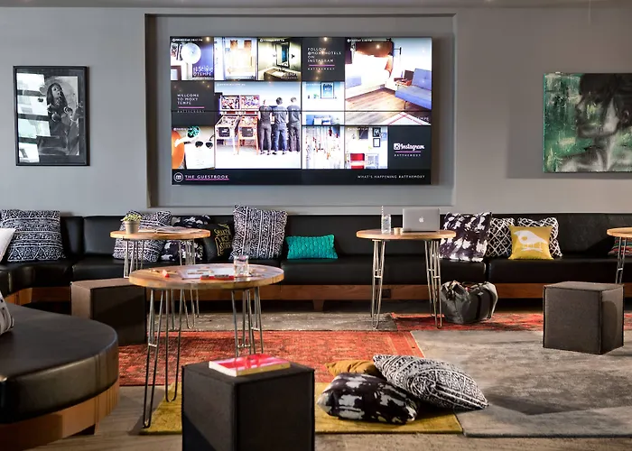 Moxy Phoenix Tempe/asu Area Hotel
