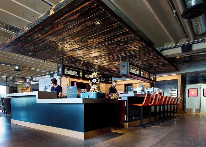 Moxy Phoenix Tempe/asu Area Hotel Tempe