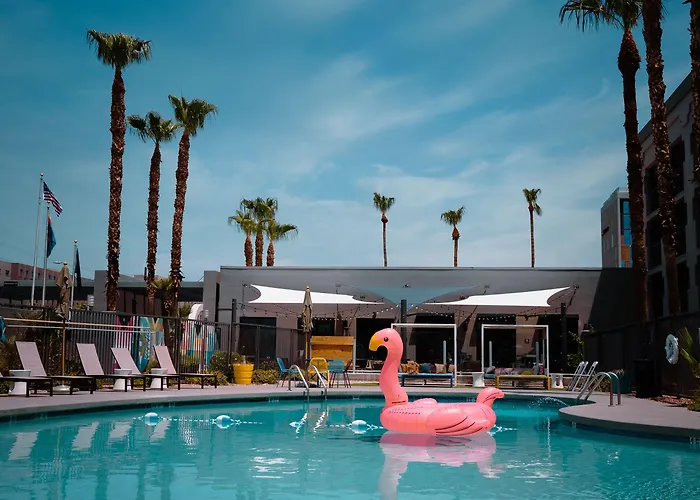 Moxy Phoenix Tempe/asu Area Hotel Tempe