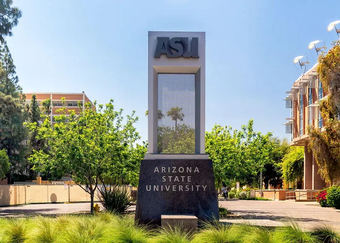 Moxy Phoenix Tempe/asu Area Hotel Tempe