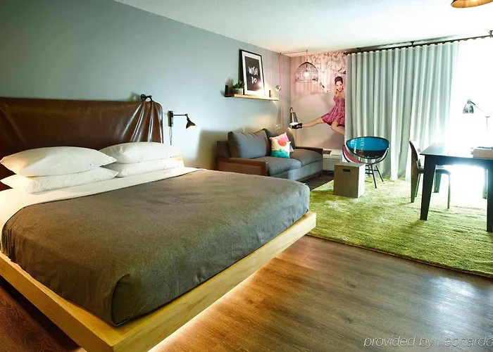 Moxy Phoenix Tempe/asu Area 3*