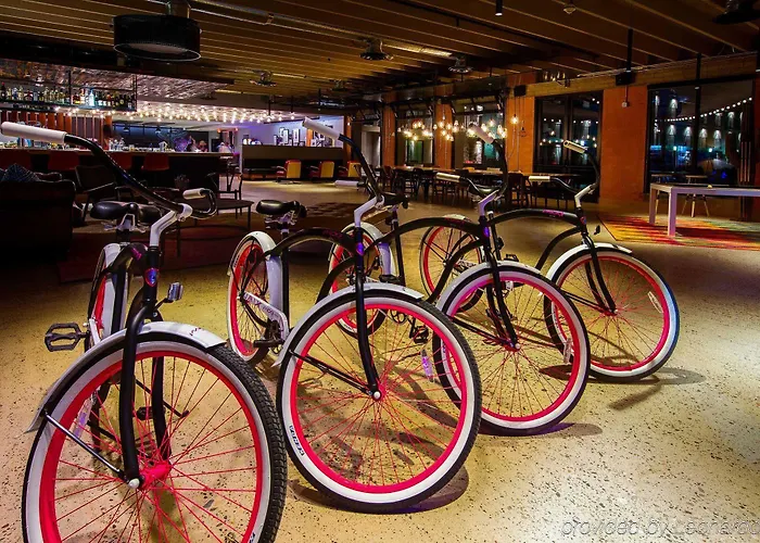 Moxy Phoenix Tempe/asu Area Hotel