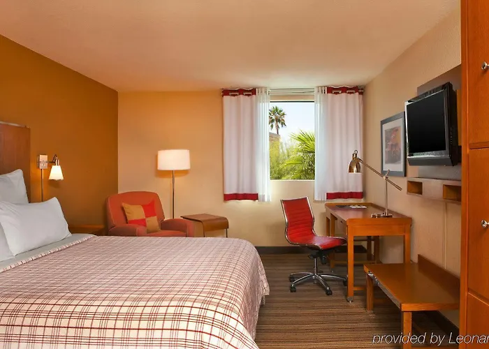 Moxy Phoenix Tempe/asu Area Hotel